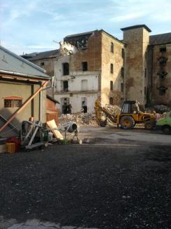 Liderul tinerilor maghiari susţine că Moara Emilia este demolată fără autorizaţie (FOTO)